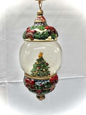 Kirkland Signature Christmas Water Globe Ornament ~timeless Treasure~